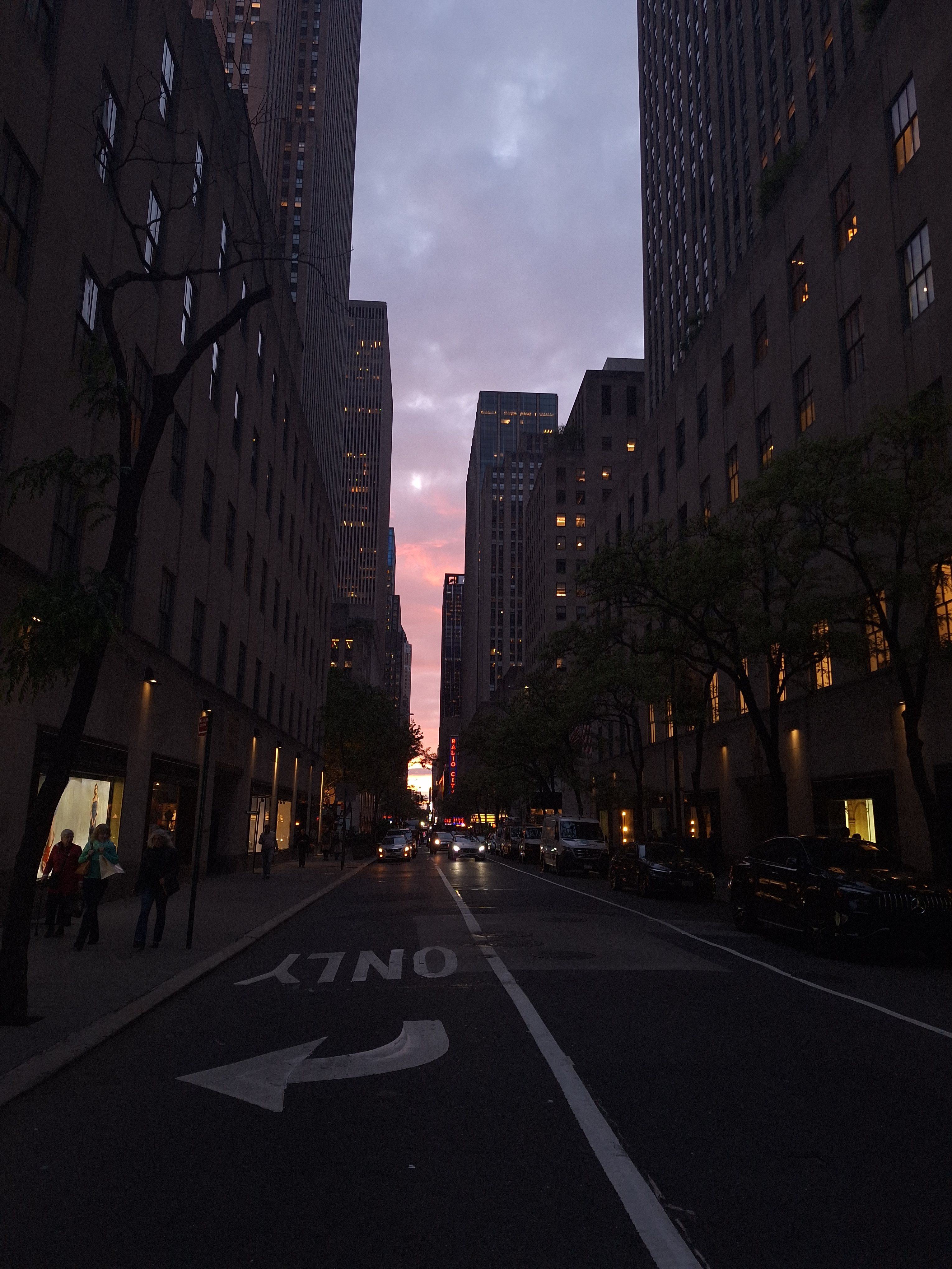 strada al tramonto